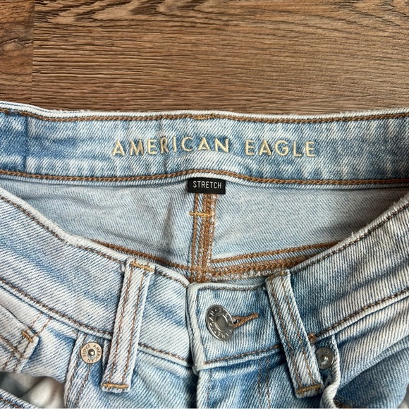 American Eagle Distressed Light Blue Jeans - Picture 5 of 7